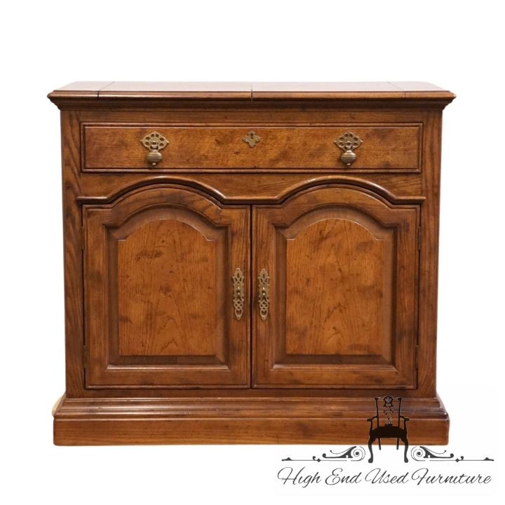 HENREDON FURNITURE Folio Twelve Collection Solid Walnut Rustic