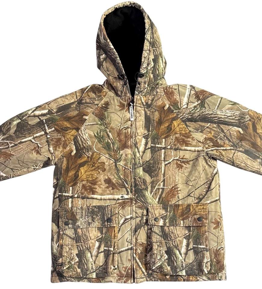 RealTree Camouflage AP Print Quilted Fleece Hunting Jacket Men’s Medium - Image 2 of 4