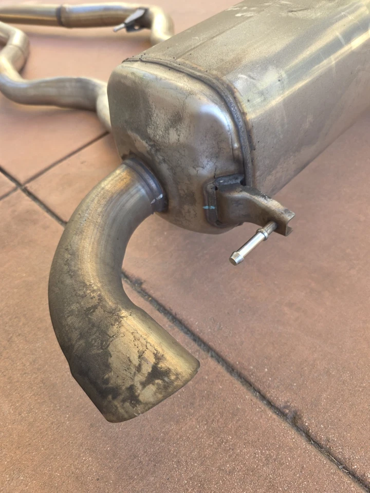 Оригинальный глушитель выхлопной системы 2021 BMW M2 Competition F87 только 18 000 миль. - Изображение 4 из 4