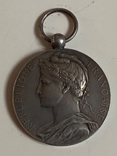 Médaille en argent massif Ministère du commerce et de l'industrie.