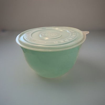 Vintage Tupperware Crisp It Lettuce Keeper Bowl 679-15 Jadeite Green with Lid