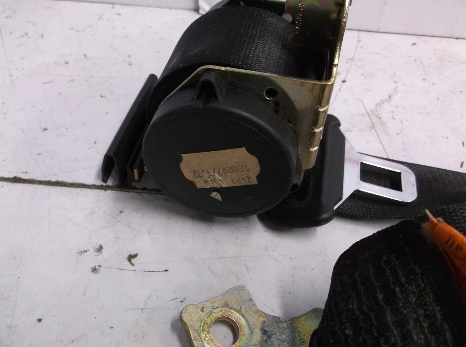 BMW 323i E46 1999-2001 cinturón trasero derecho pasajero negro OEM BS60931 Foto 4 de 4