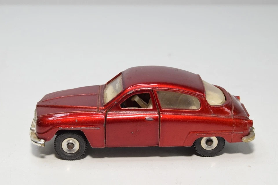 B69 1:43 DINKY TOYS 156 SAAB 96 ROJO METÁLICO EXC. COND. Foto 2 de 4