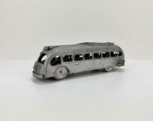 Bus Marchesini MLB tin toy Auto Alfa Romeo correra tin toy