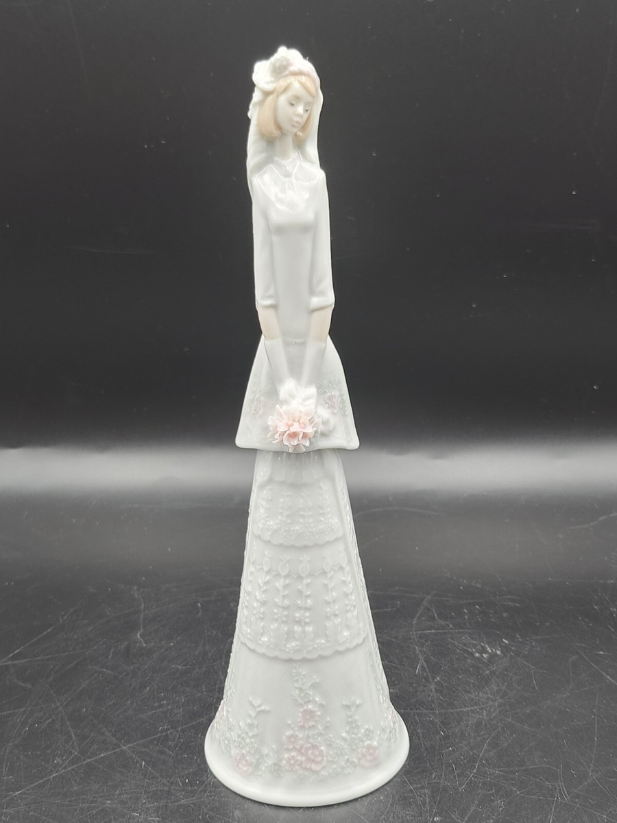 工芸品 LLADRO Campanita novia Bridal bell Lladro 6200 Bridal Bell Campanita Novia 1994 Daisa Figurine for