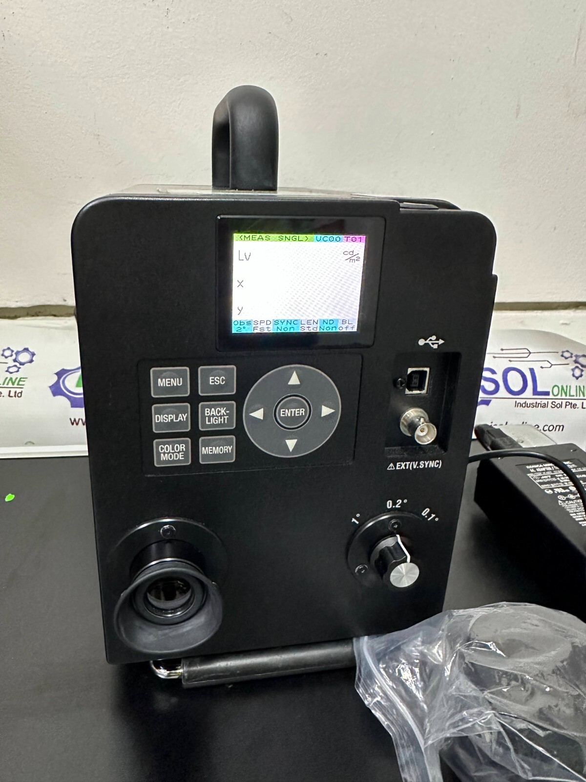 Konica Minolta CS2000 polychromator type spectroradiometer Ver. 3.01.