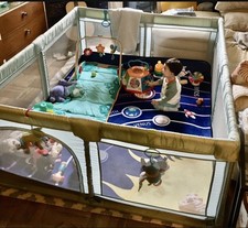 Babyjoy Baby Playpen Extra-Large Safety Baby Fence in light green  Ocean Balls