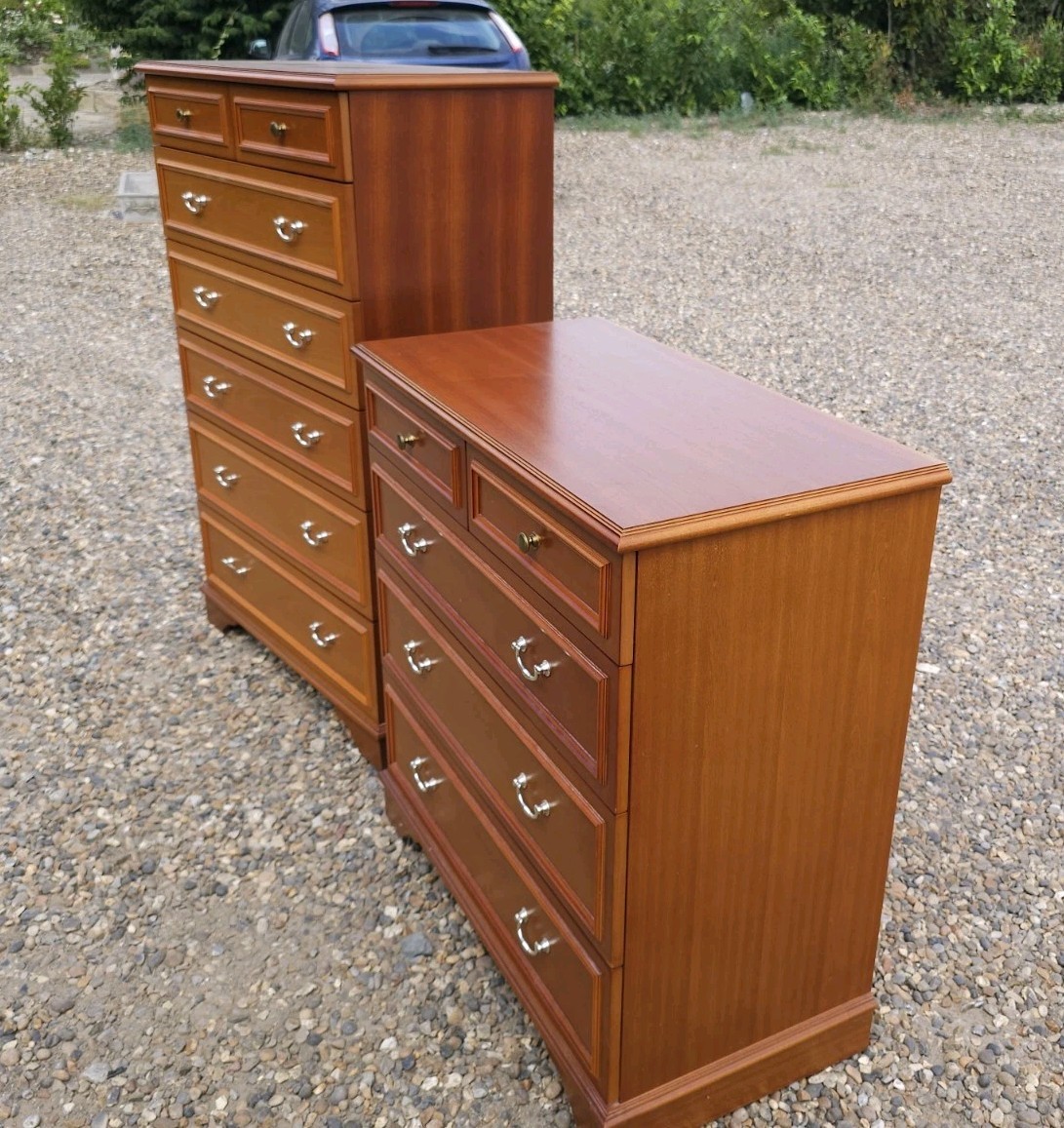 Stag Bedroom Suite Set Tallboy Chest Of Drawers & Bedside Tables — image 18