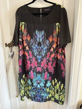 LOVEDROBE FLORAL FRONT LINED DRESS SHORT SLEEVE SIZE 24/26 MEASUREMENTS IN NOTES