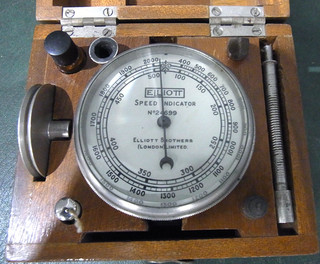 Elliot Brothers Speed Indicator Complete With Accessories Wooden Case Tachometer