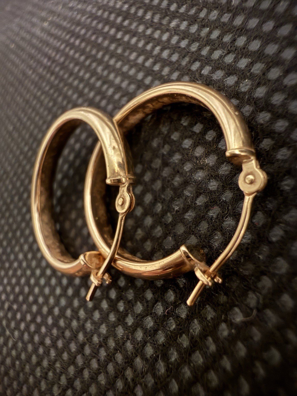 14k Solid Yellow Gold Classic Medium Vintage Hoop… - image 10