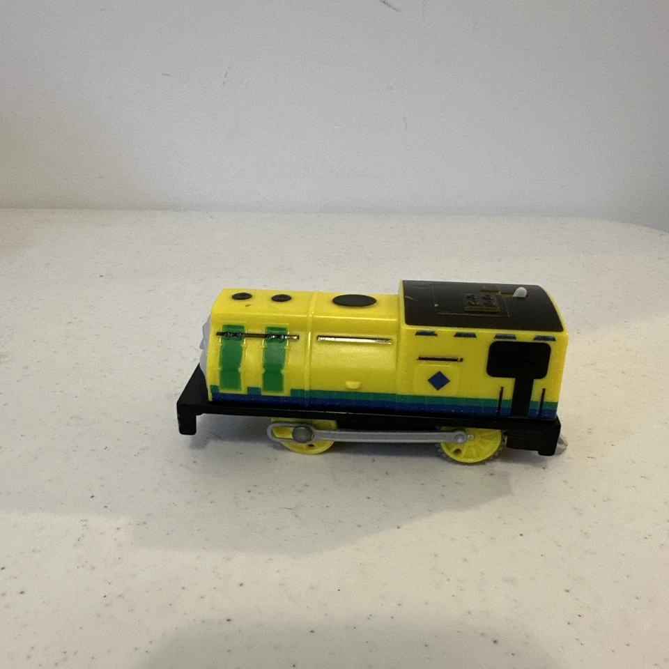 Thomas and Friends Raul Trackmaster Motorized Train Engine 2013 Tested and Works - Image 3 of 4