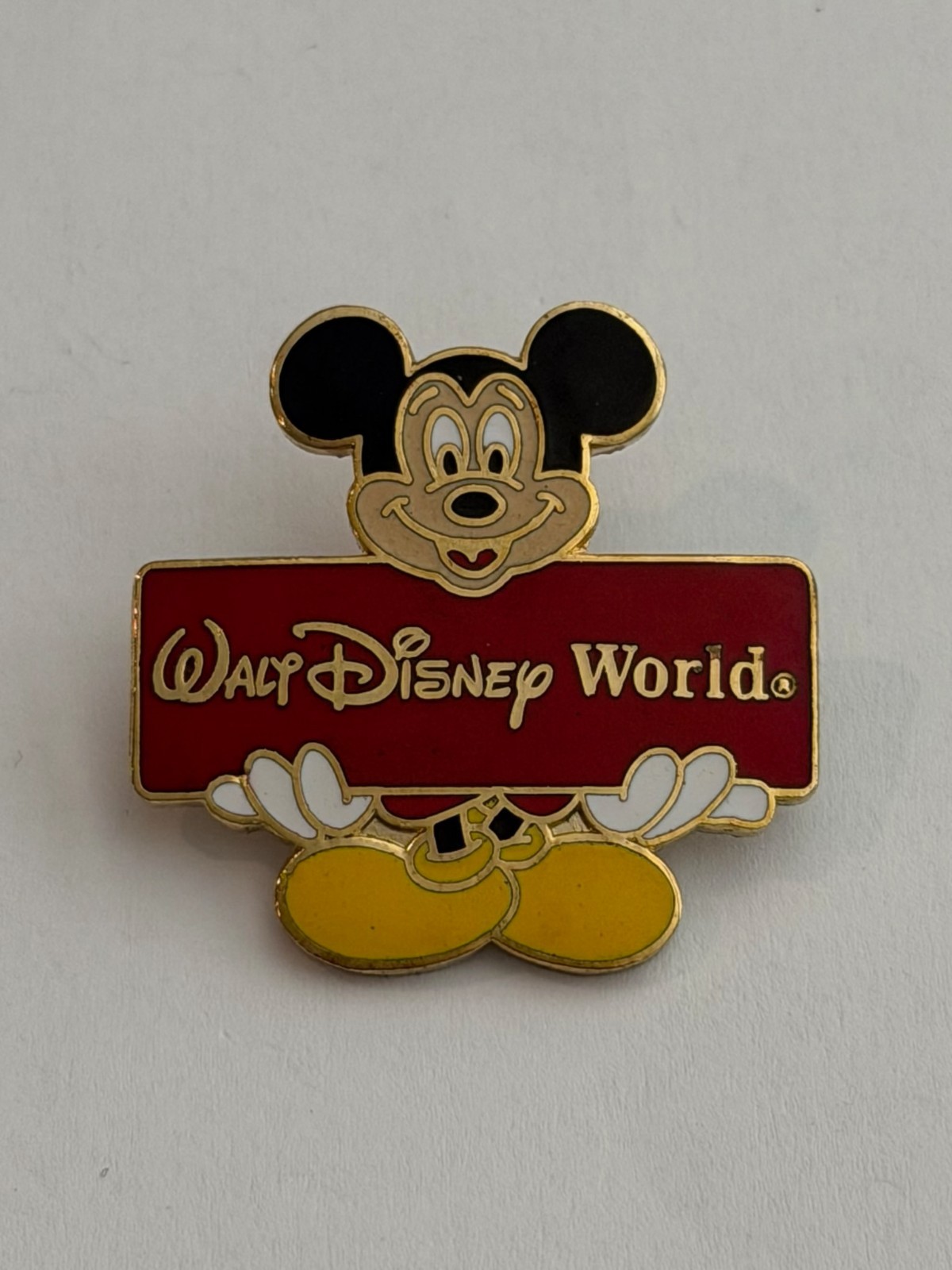 WDW - Mickey Holding Red Sign Version 4 2000 Disney Pin H0