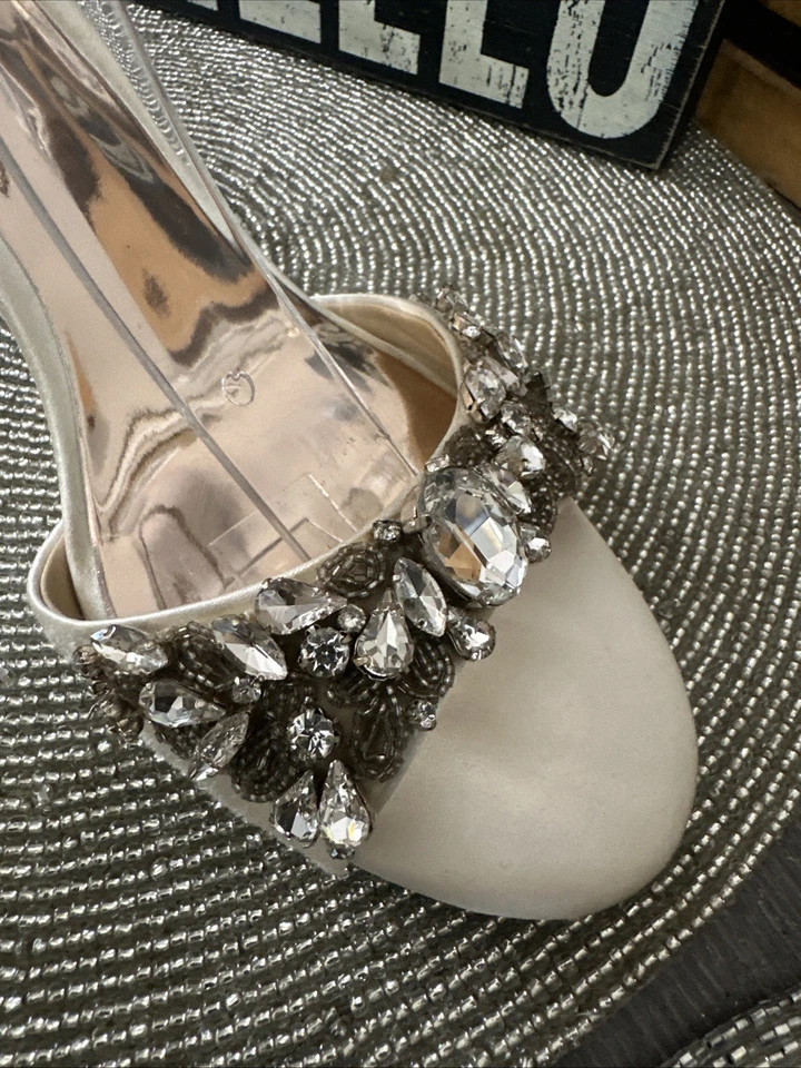 Badgley Mischka Champagne Satin Rhinestone Ankle Strap Heels  7.5 PreOwned-Read - Image 3 of 4