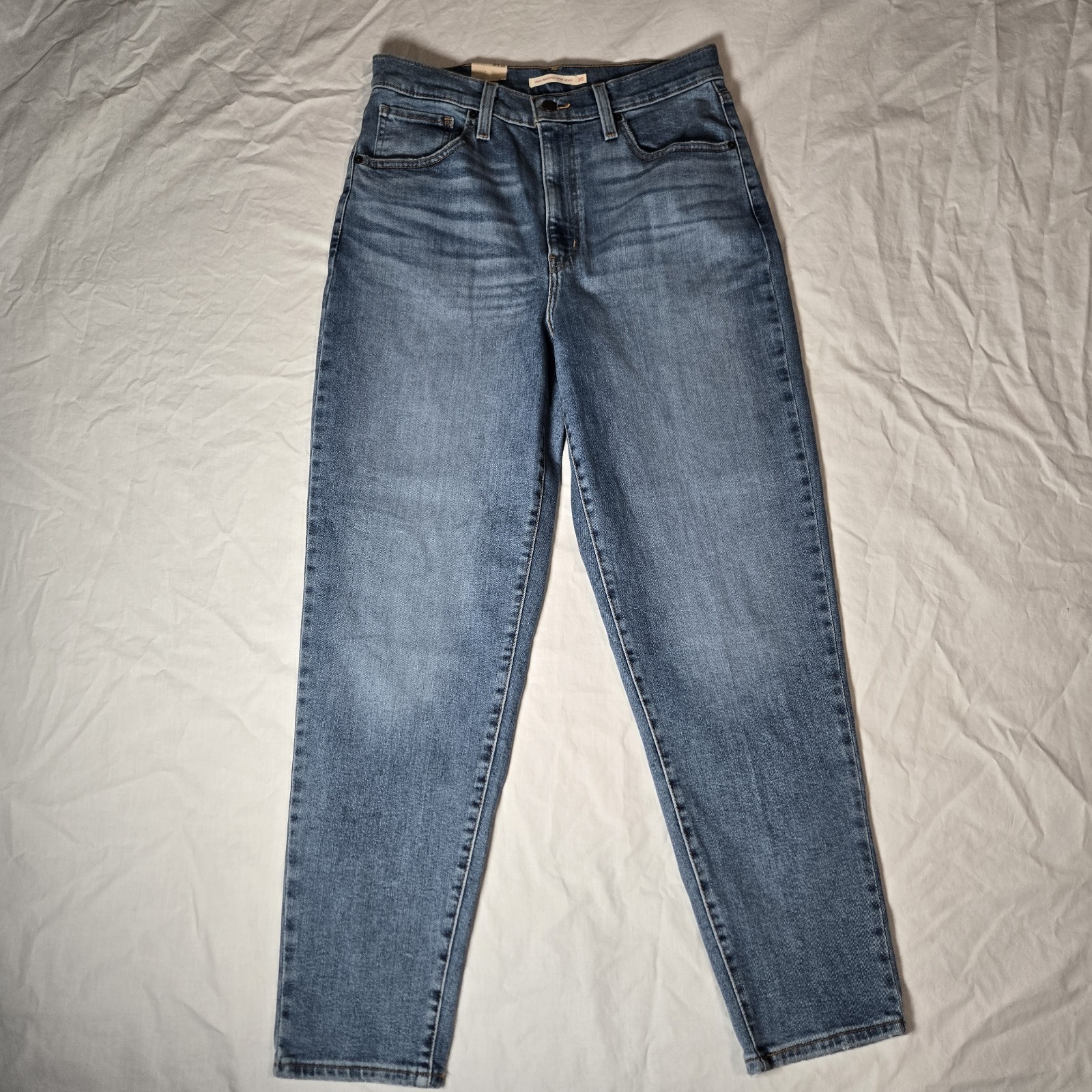 NEW Levi's High Waisted Mom Jeans  Pants  Womens Size Tag 30x28 Measures 30x28 