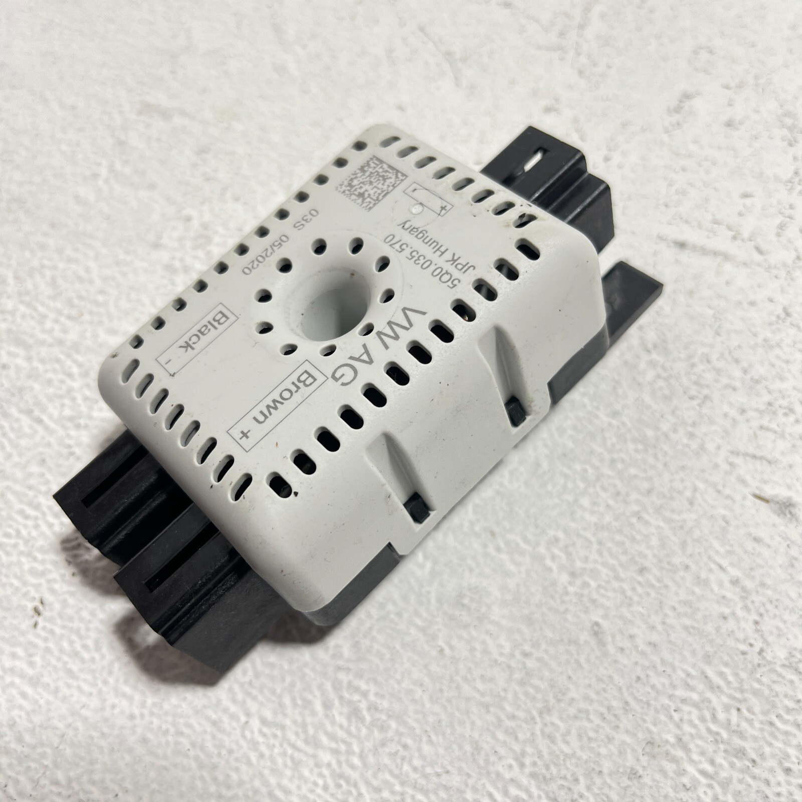 VOLKSWAGEN ATLAS 2018-2024 RADIO ANTENNA AMPLIFIER NOISE SUPPRESSOR FILTER OEM