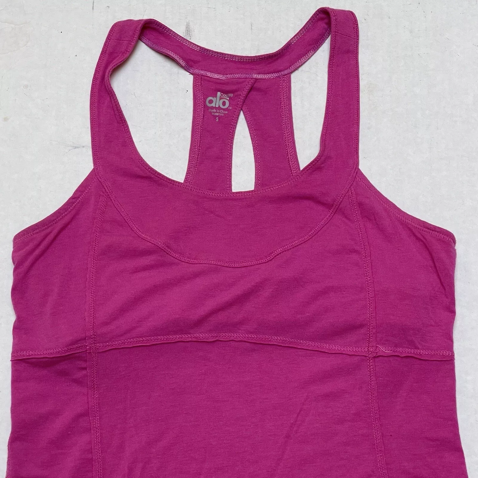 alo-yoga cool fit unpadded stretch athletic tank-bra