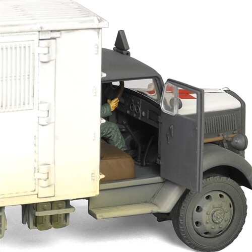 FORCES OF VALOR, OPEL-BLITZ 3.6-6700A KFZ.305 World War II Ambulance White an... - Picture 10 of 11