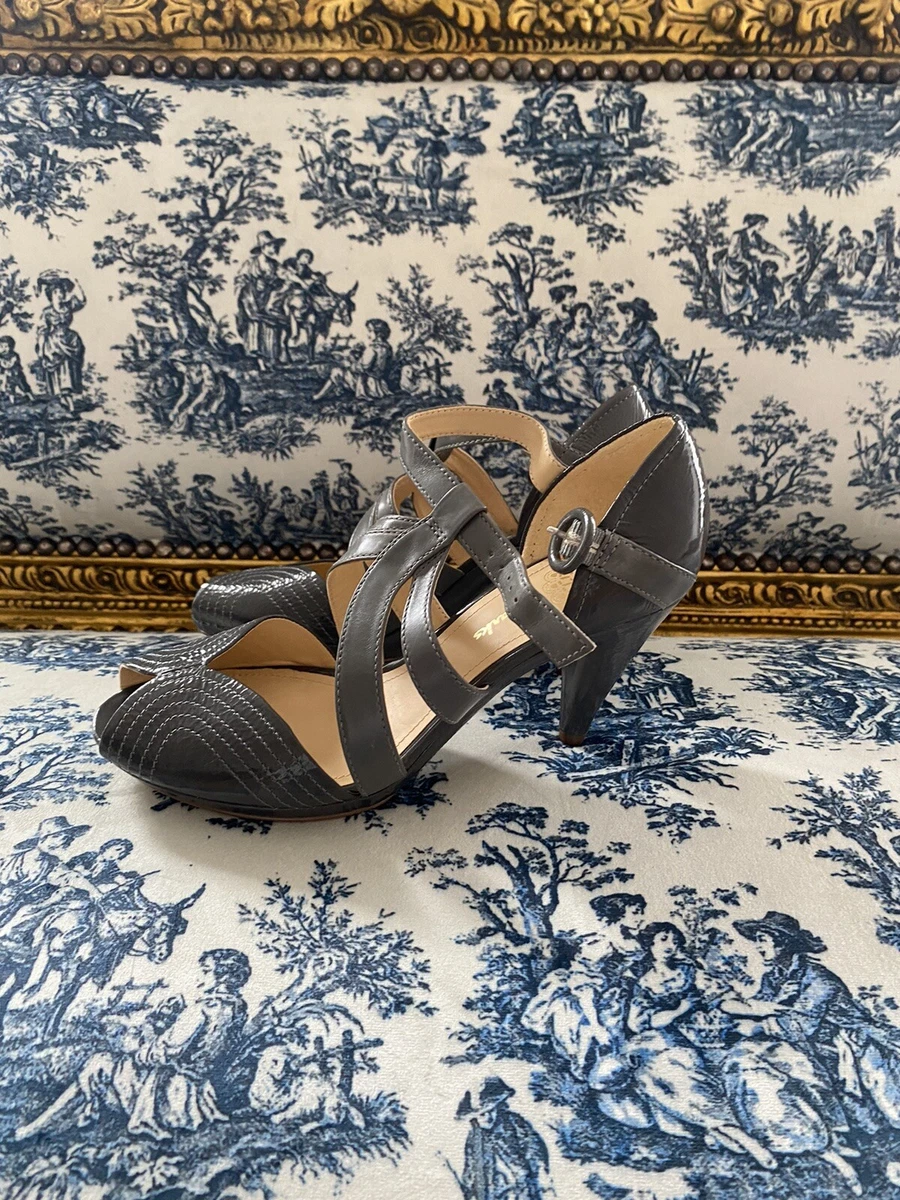 CLARKS UK 7 GREY LEATHER HEELS Shoes EYELET STRAPPY SANDALS New