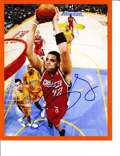 CHARLOTTE BOBCATS SEAN MAY SIGNED 8X10 - Picture 1 of 1