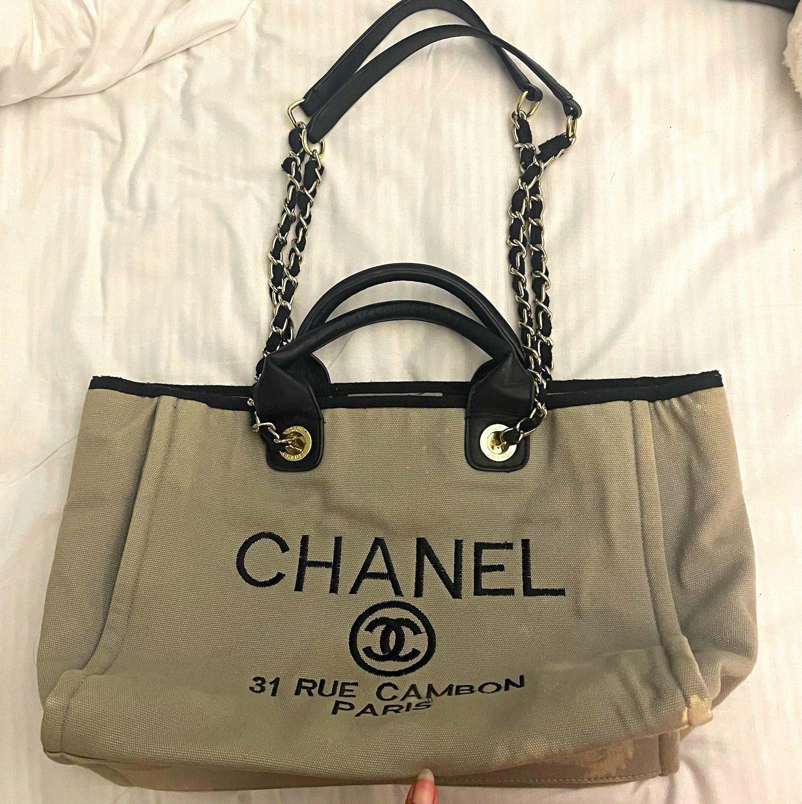 Auténtico bolso de mano Chanel Deauville grande de lona beige/negro 31 Rue CambonParis
