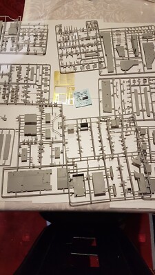 AAVR-7A1 und andere  -Inneneinrichtung  -  1:35  - Hobby Boss