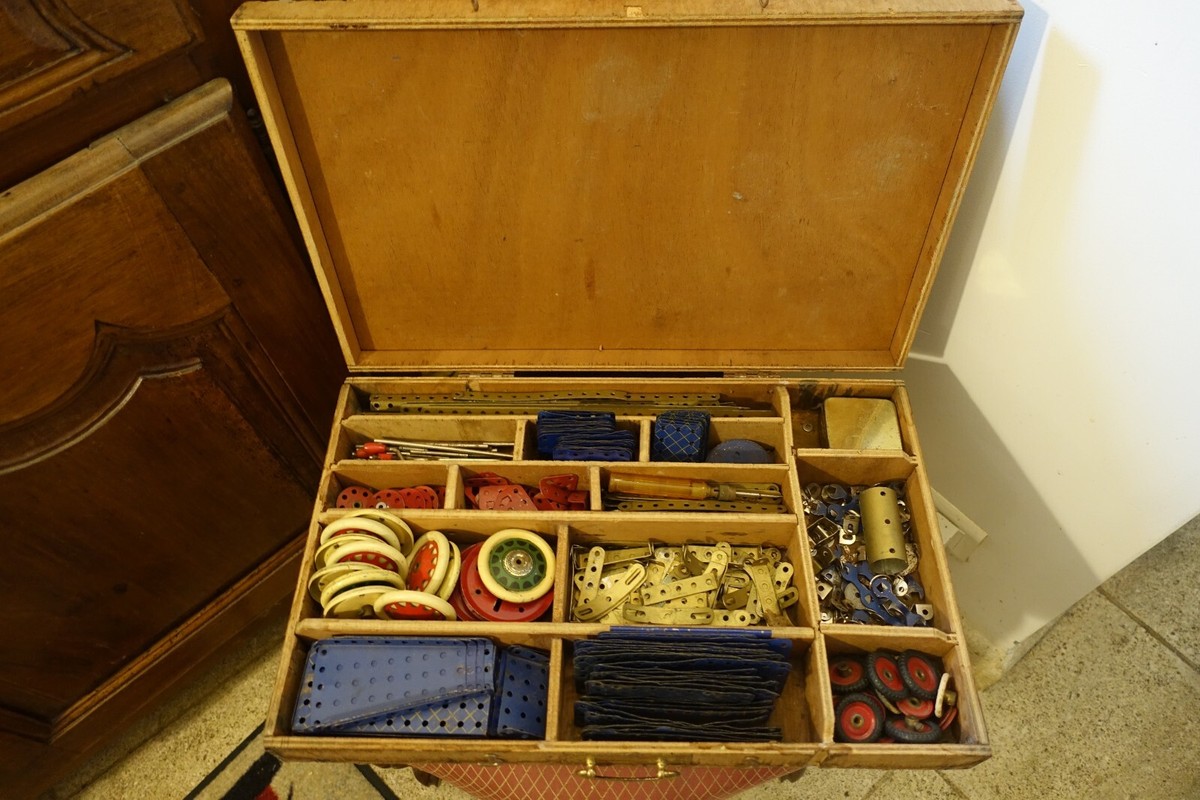 Grande Boîte De Meccano Ancien - Pièces Détachées Vintage - Collection