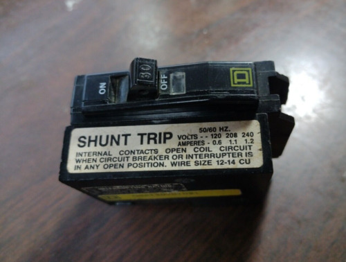SQUARE D QOB130VH1021 CIRCUIT BREAKER WITH SHUNT TRIP 20 AMP 1-POLE PRE-OWNED