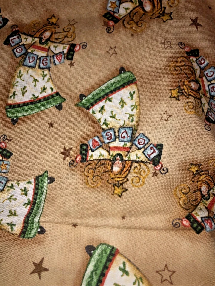 De colección Joy To the World Angel Toss on Tan por Debra Jordan Bryan para Springs BTFQ Foto 3 de 4