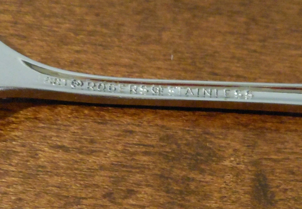 4~1881 ROGERS ACERO INOXIDABLE ONEIDA LTD ~HIGHLAND ROSE~ HORQUILLAS DE CÓCTEL 6-1/8" EE. UU. Foto 4 de 4