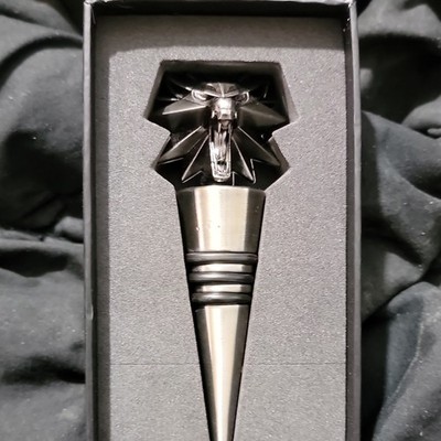 The Witcher Wild Hunt Metal Bottle Stopper Silver Black Wolf Gift Box