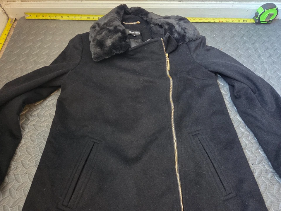 Ellen Tracy Women's Coat Jacket Size 12 Black Full Zip Faux Fur Collar #S186 - Image 2 of 4
