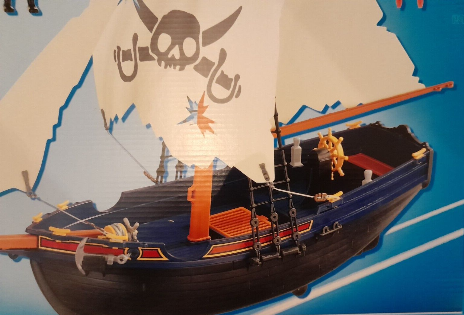 Playmobil 5810 Pirate Ship Corsair Floats Treasure Chest Canon 84 Piece