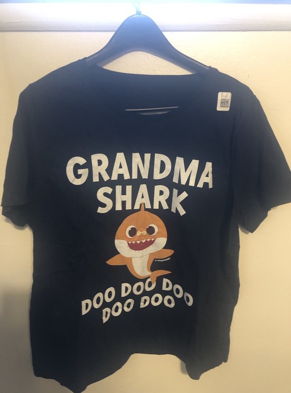 GRANDMA SHARK DOO DOO DOO DOO DOO DOO T-Shirt Black Size 2X NWT
