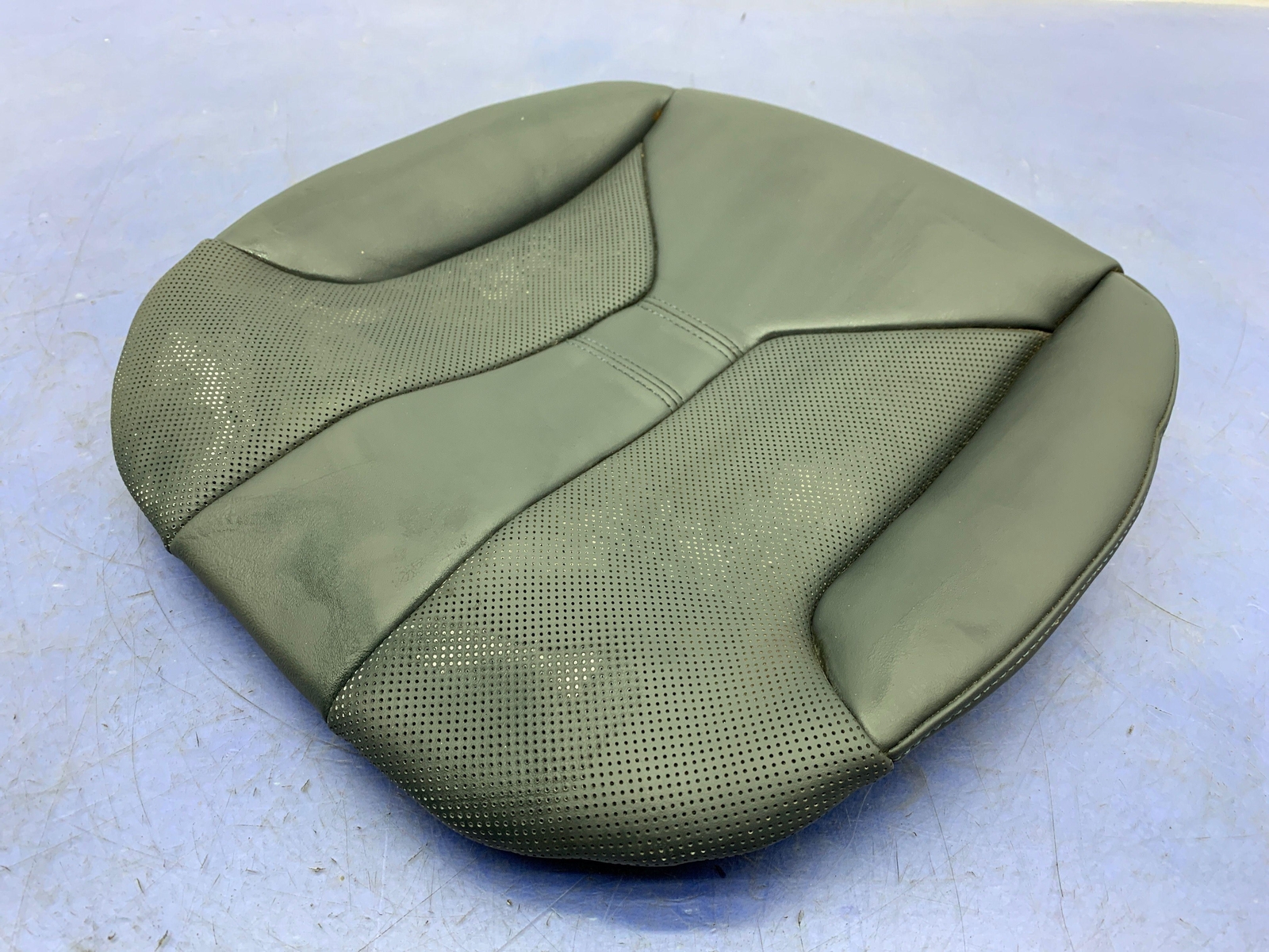 2014 - 2020 BMW I8 OEM RIGHT REAR LOWER SEAT CUSHION | AMIDO LEATHER 10587515