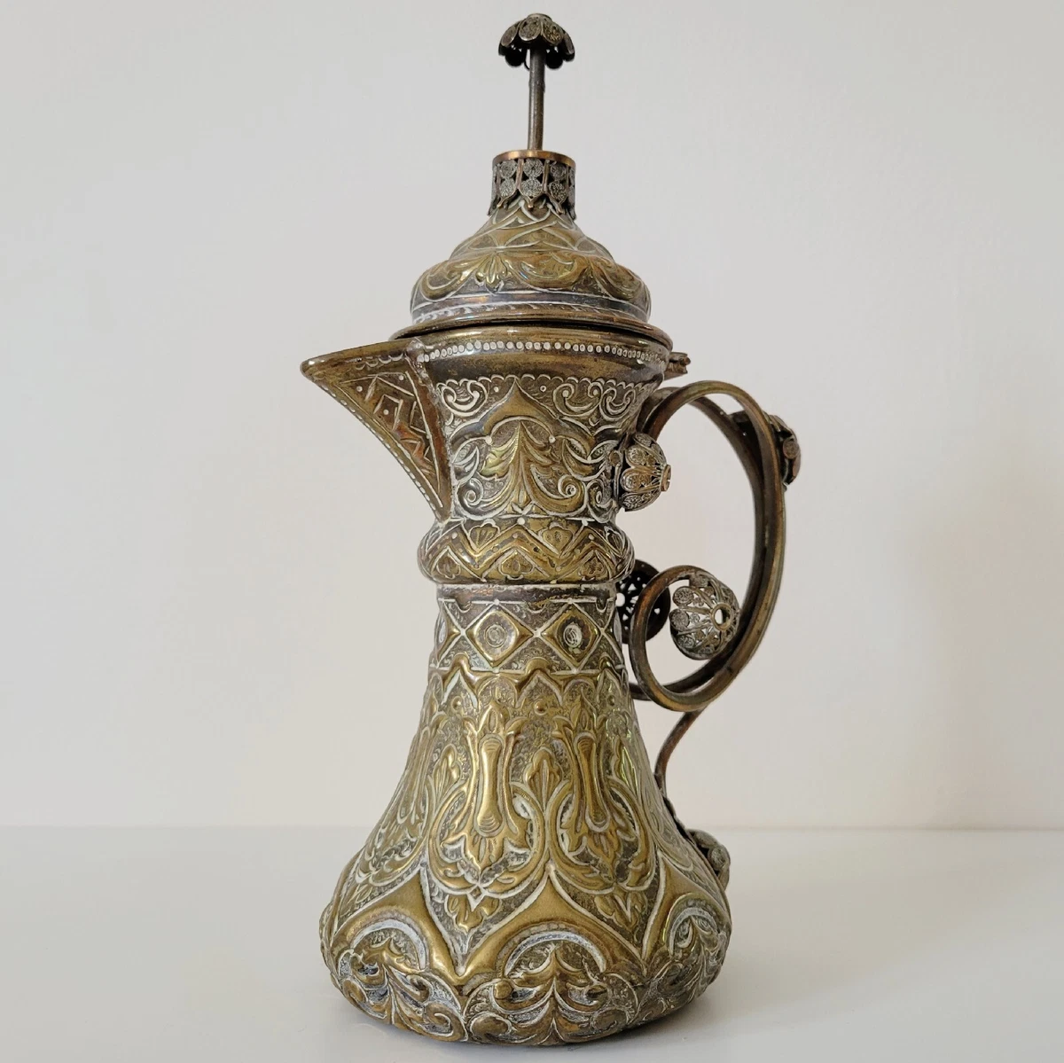 ANTIQUE DALLAH COFFEE POT OMANI NIZWA BEDOUIN ISLAMIC ARAB ART BRASS COPPER