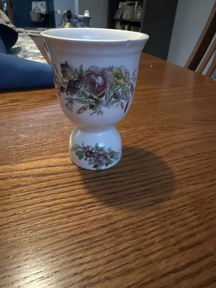 Copo de ovo floral Villeroy & Boch Botanica porcelana pé - Imagem 2 de 3