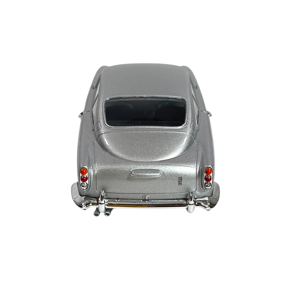 Modellino Auto Welly 1/24 Aston Martin DB5 1964 Silver - Immagine 4 di 4