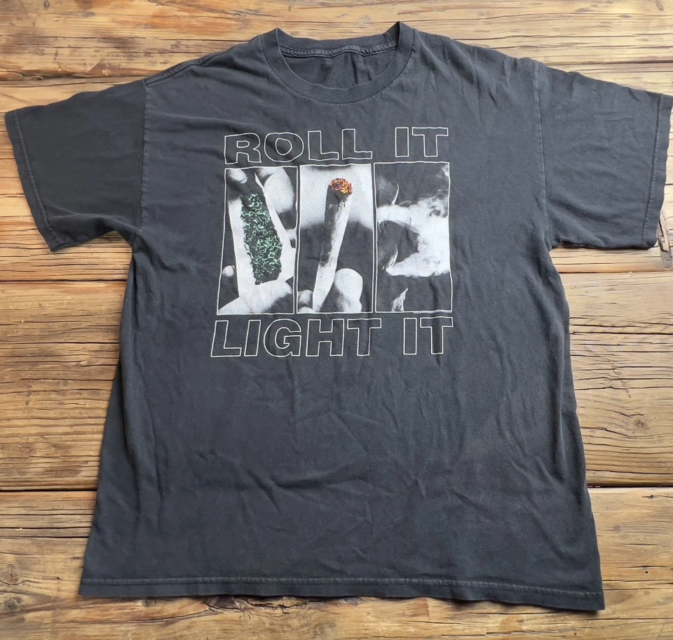Camiseta Cypress Hill Roll It Light It Weed 420 Rapero Banda de Rap Talla Mediana Foto 2 de 4
