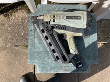 Hitachi NR 90GC2 Cordless Nail Gun (Spares or Repairs)