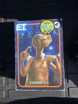 E.T. the Extra-Terrestrial (1982) 4.5'' 40th Anniversary Ultimate E.T. Action