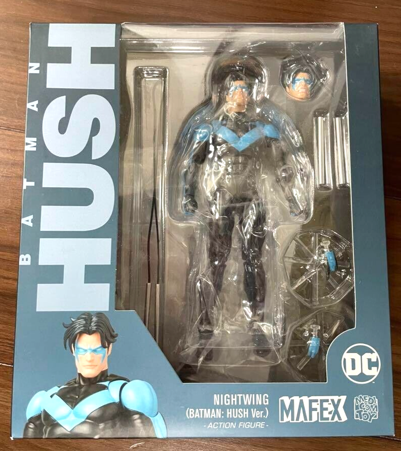 MAFEX No.175 Nightwing Batman Hush Ver 155mm Action Figure MAFEX No.175 Nightwing Batman Hush Ver 155mm Action Figure