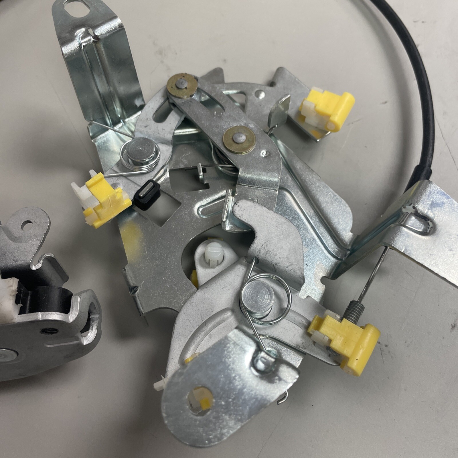 Rear Passenger Side Door Lock Auto Parts For Ford 9703 F250 6L3Z