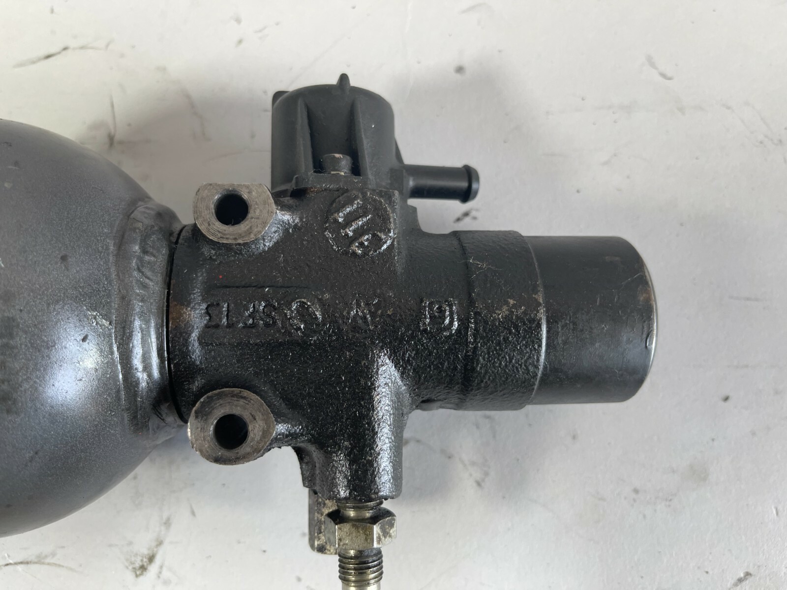 Rolls Royce Bentley Eight Silver Spur Spirit Front Suspension Accumulator Valve 