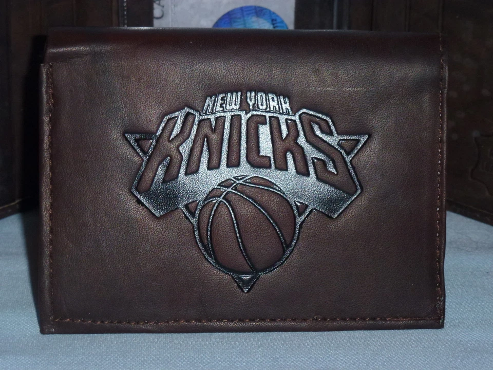 New York NY KNICKS    Leather TriFold Wallet    NEW    dark brown 3v nd - Image 2 of 4