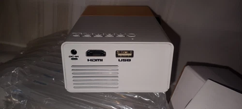 MINI PROYECTOR LED ROHS YG300 CONTROL REMOTO HDMI & AV, CABLES Y GUÍAS, PAQUETE, EN CAJA - Foto 6 de 13