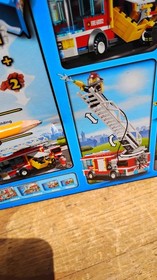 LEGO City 60002 Fire Truck - NEW - Damaged box