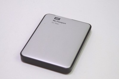 WD My Passport for Mac 1TB WDBLUZ0010BSL Silver Portable USB External Hard Drive