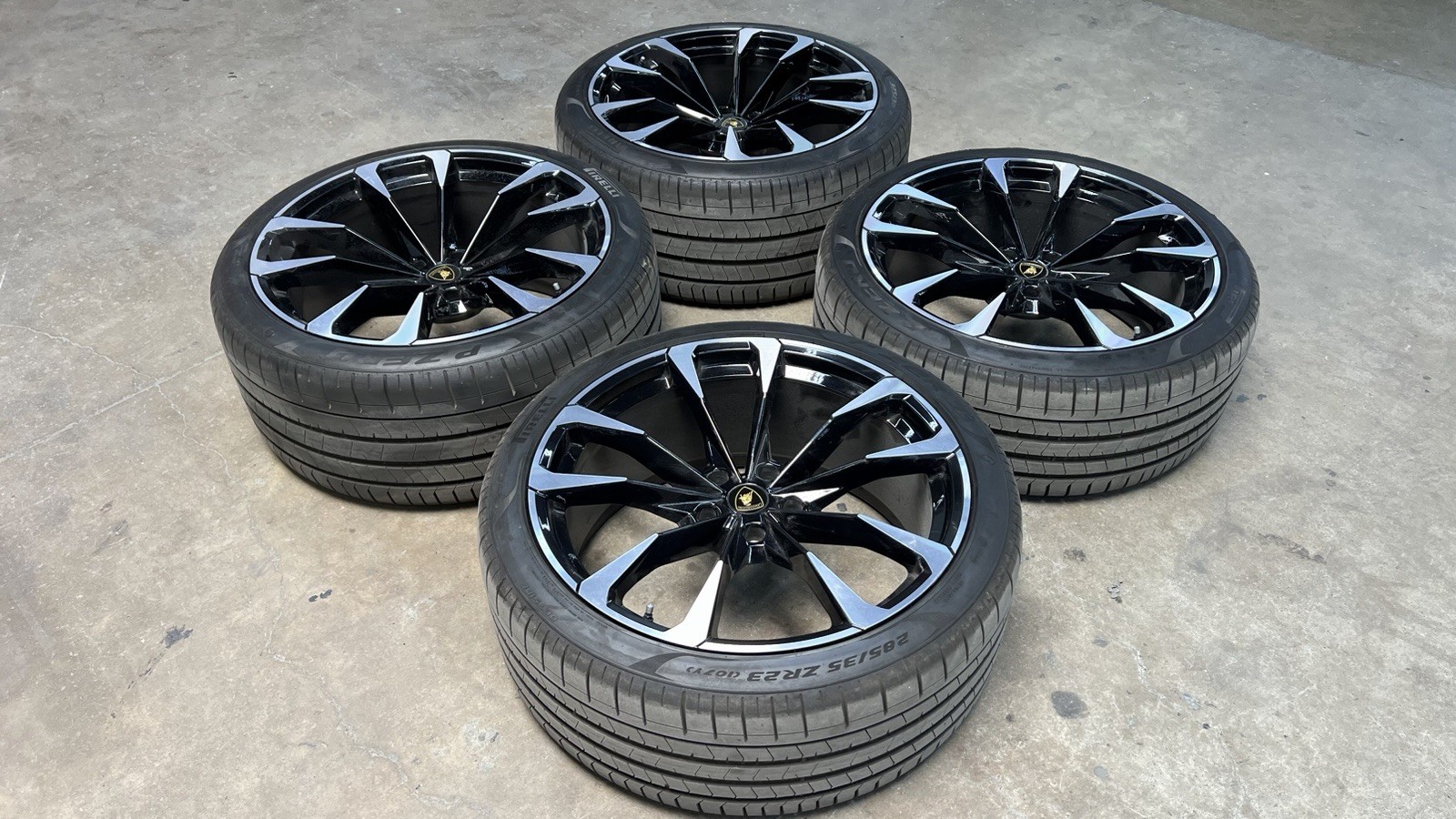 Lamborghini Urus 23” Wheels Rims Black OEM