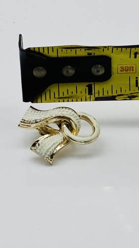 Vintage CORO Clip On Earrings Lot of 2 Leaf Floral and Enamel Ribbon - Afbeelding 5 van 8